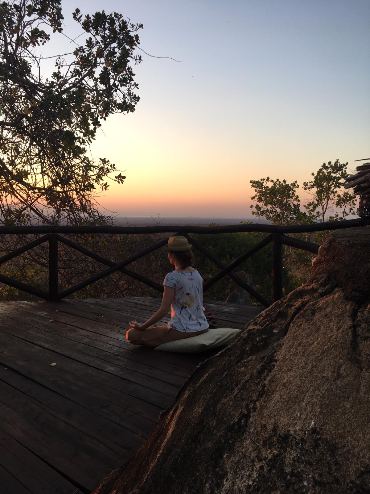 meditation coucher de soleil